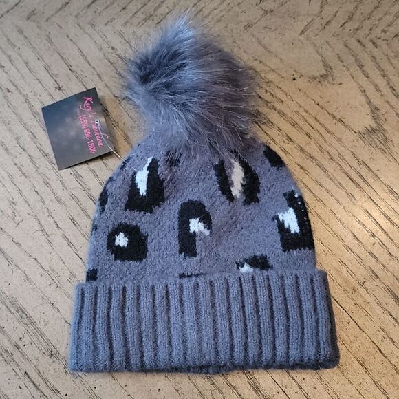 Leopard gray pom pom beanie 12-24 month NWT - Picture 1 of 3